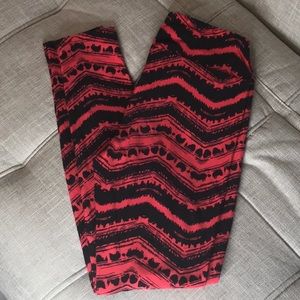 LuLaRoe OS Leggings-Red/Black Pattern